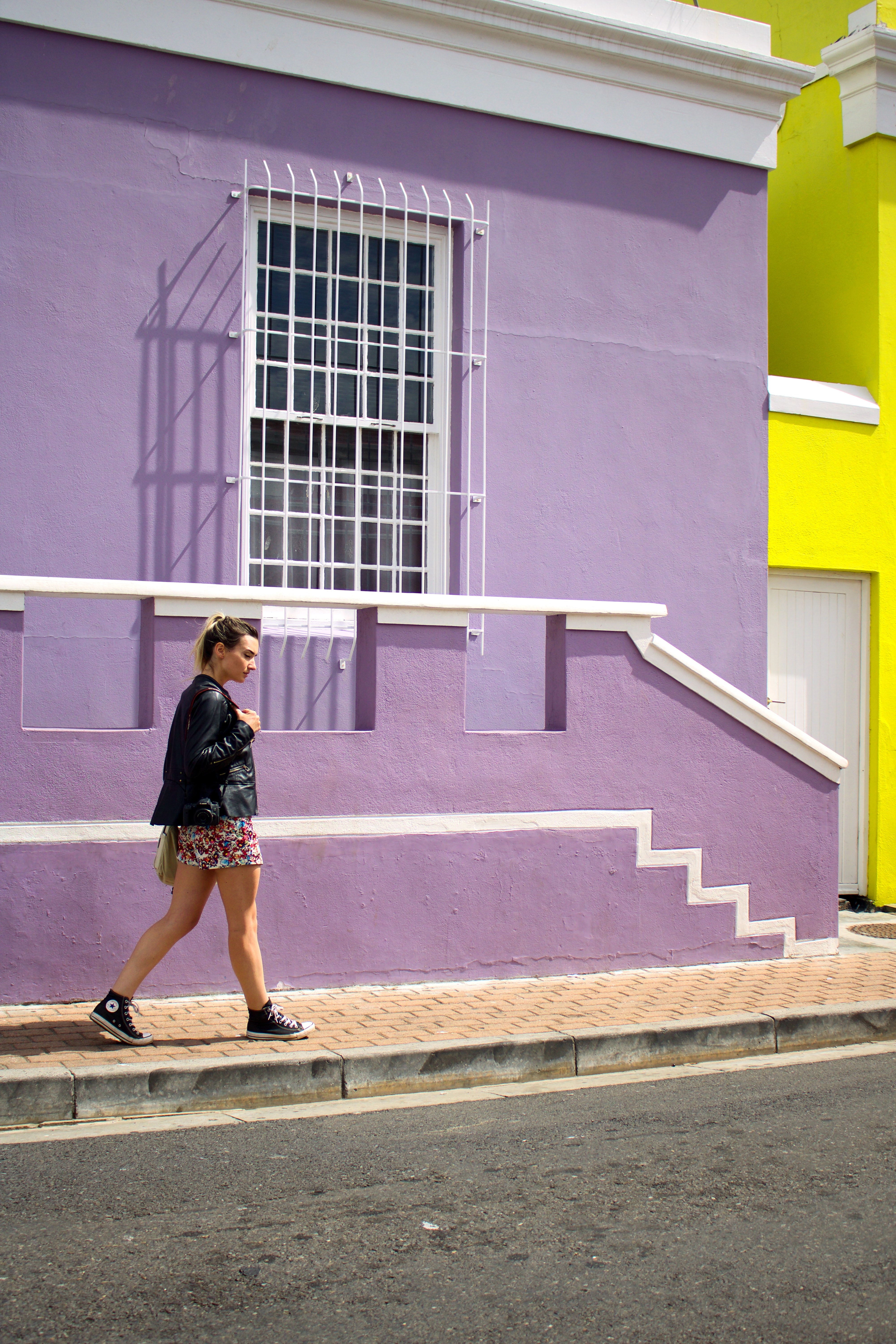 Cape-town-painting-table-mountain-colourful-street-old-heritage-younsta-house-development-map-dorp-street-cape-malay-photography-tourist-into-tours-cape-town-tours-bo-kaap-tours-cape-point-tours-table-mountain-tours-city-sightseeing-tours-free-walking-tours-cape-town